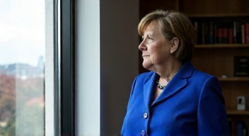 Der Politiker: Gesetzgebung gegen Cyberkriminalität (9/10)