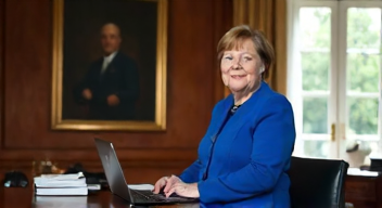 Ich bin Angela Merkel, Genie der Politik (9/10)